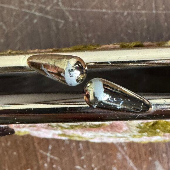 Vintage‎ Flower Tapestry White Pink And Brown Chain Strap Purse Made In Japan - Picture 8 of 9